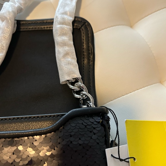 NEW in perfect condition Marc Jacob’s Black shoulder bag! - Picture 9 of 11